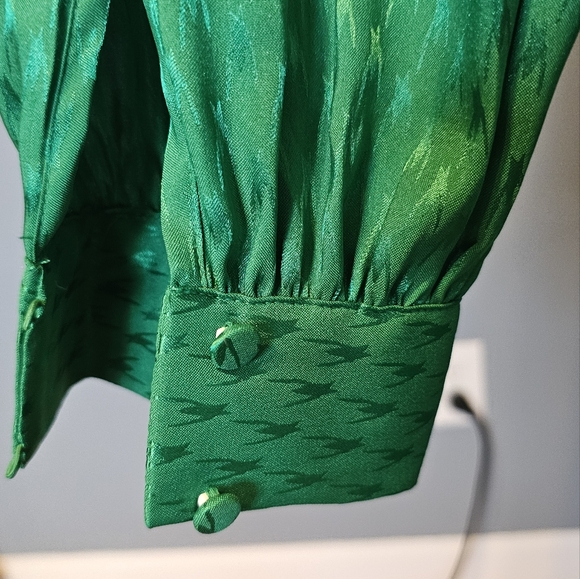 GREEN- EXPRESS- SATIN DRESS- SMALL/MEDIUM NWOT - Picture 4 of 5